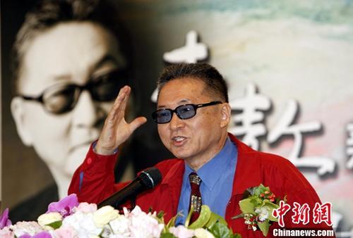 李敖资料图。 <a target='_blank' href='http://www.chinanews.com/'>中新社</a>记者 杜洋 摄 李敖资料图。 <a target='_blank' href='http://www.chinanews.com/'>中新社</a>记者 杜洋 摄