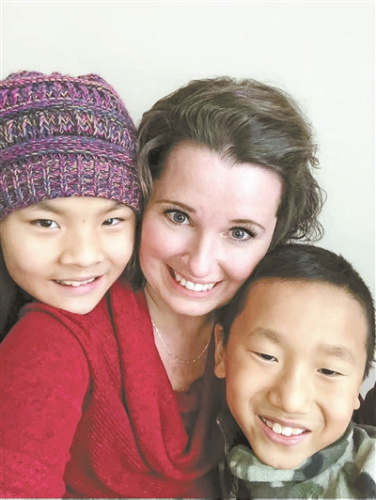 Cheri和她收养的中国孩子 Cheri和她收养的中国孩子