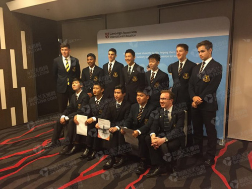 Henry被评为2017年剑桥国际考试中新西兰最杰出的学生