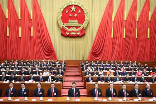 3月20日,第十三届全国人民代表大会第一次会议在北京人民大会堂闭幕。习近平等党和国家领导人在主席台就座。 新华社记者 鞠鹏 摄 3月20日,第十三届全国人民代表大会第一次会议在北京人民大会堂闭幕。习近平等党和国家领导人在主席台就座。 新华社记者 鞠鹏 摄
