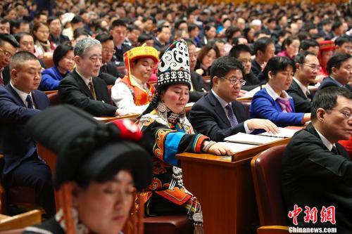 3月20日,十三届全国人大一次会议在北京人民大会堂举行闭幕会。 (<a target='_blank' href='http://www.chinanews.com/'>中新社</a>记者 刘震 摄) 3月20日,十三届全国人大一次会议在北京人民大会堂举行闭幕会。 (<a target='_blank' href='http://www.chinanews.com/'>中新社</a>记者 刘震 摄)