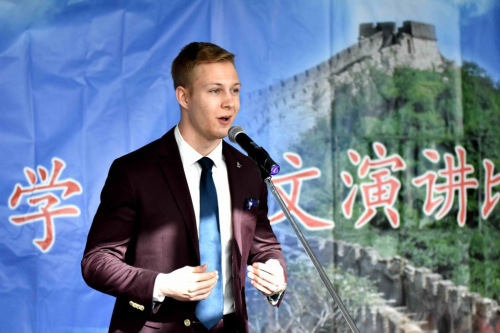 母语非汉语高级组容克文Ryan Walker。(加拿大《环球华报》) 母语非汉语高级组容克文Ryan Walker。(加拿大《环球华报》)