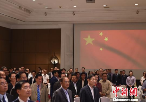柬埔寨中国港澳侨商总会20周年暨第九届理事就职现场。 黄耀辉 摄 柬埔寨中国港澳侨商总会20周年暨第九届理事就职现场。 黄耀辉 摄