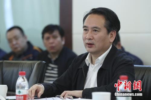 30日,中国新闻社举行党委理论学习中心组扩大会议,国侨办副主任谭天星出席会议并讲话 <a target='_blank' href='http://www.chinanews.com/'>中新社</a>记者 盛佳鹏 摄 30日,中国新闻社举行党委理论学习中心组扩大会议,国侨办副主任谭天星出席会议并讲话 <a target='_blank' href='http://www.chinanews.com/'>中新社</a>记者 盛佳鹏 摄