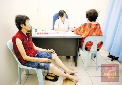 2018年将有78名中医师轮流在霹雳中华医院给予义诊服务。(马来西亚《光华日报》)