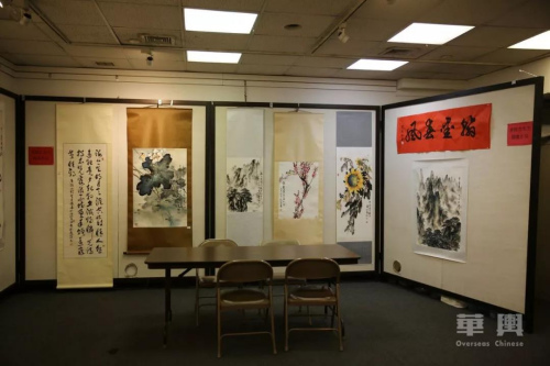 画廊内部展出的中国画。