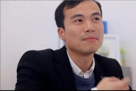 在Mallorca市经营房地产中介和旅行社的Minwei Jiang 在Mallorca市经营房地产中介和旅行社的Minwei Jiang