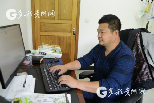 回到农科院的李裕荣依然心系好花红镇 回到农科院的李裕荣依然心系好花红镇