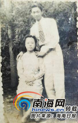 1950年,陈行龙与新婚妻子符若兰在海南合影。 1950年,陈行龙与新婚妻子符若兰在海南合影。