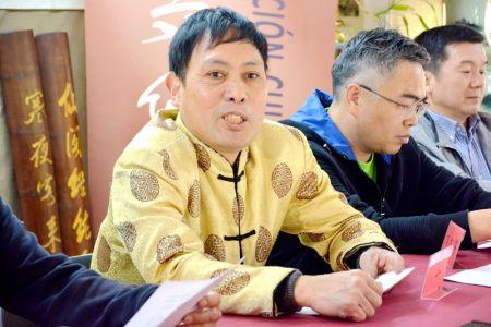 茶文化协会会长林东先生(图片来源:西班牙《欧华报》) 茶文化协会会长林东先生(图片来源:西班牙《欧华报》)
