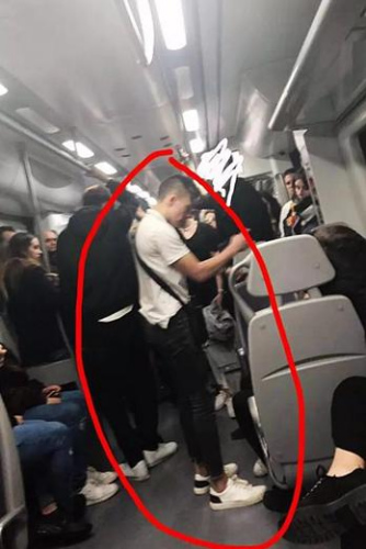 Dantong Zhang发布在Facebook上的照片,途中被圈出来的是攻击她的西班牙年轻人中的其中一名。(图片来源:Facebook) Dantong Zhang发布在Facebook上的照片,途中被圈出来的是攻击她的西班牙年轻人中的其中一名。(图片来源:Facebook)