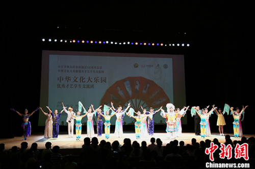 图为全体小演员合影。 <a target='_blank' href='http://www.chinanews.com/'>中新社</a>记者 吕少威 摄