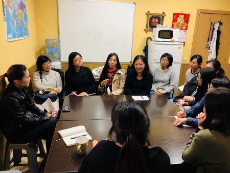 示范课后老师们交流观摩课感受 示范课后老师们交流观摩课感受