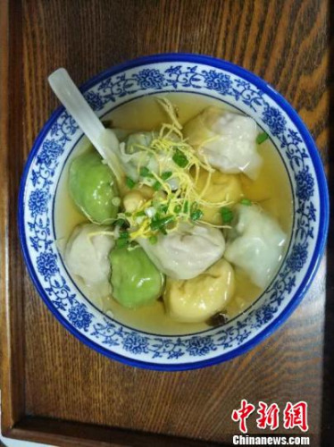 “仙尝鲜”的五彩馄饨 何志豪供图。 “仙尝鲜”的五彩馄饨 何志豪供图。