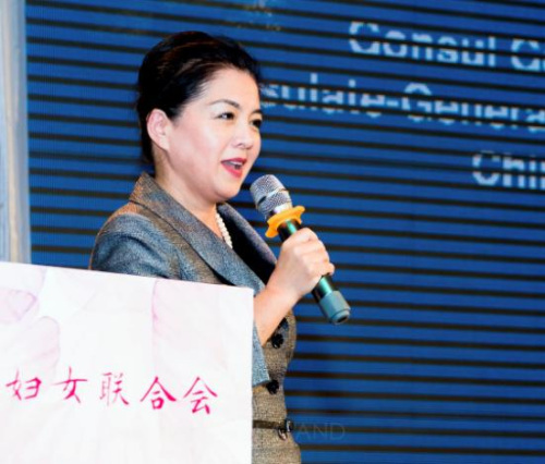 驻奥克兰总领事许尔文女士致辞。 驻奥克兰总领事许尔文女士致辞。
