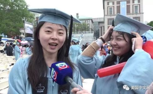 哥大运筹学专业毕业生喻华凌(左)和熊雪婧(右)(美国中文网) 哥大运筹学专业毕业生喻华凌(左)和熊雪婧(右)(美国中文网)