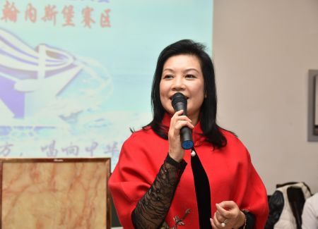 黄晶晶团长介绍赛事情况。 黄晶晶团长介绍赛事情况。