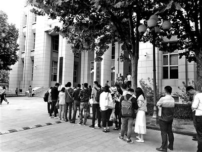 武清行政许可服务中心已加派工作人员办理申请 武清行政许可服务中心已加派工作人员办理申请
