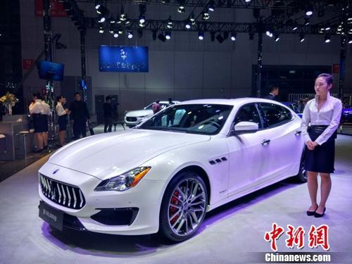 资料图:上海车展上的汽车。<a target='_blank' href='http://www.chinanews.com/' >中新网</a>记者 李金磊 摄 资料图:上海车展上的汽车。<a target='_blank' href='http://www.chinanews.com/' >中新网</a>记者 李金磊 摄