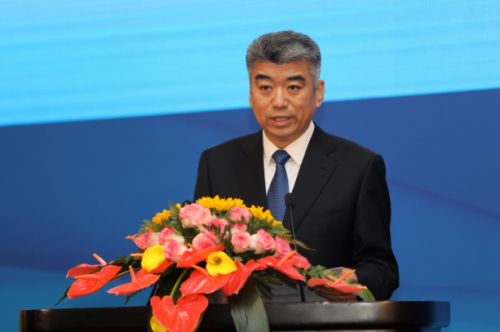 中国贸促会副会长陈洲在会议上致辞。