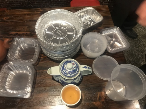 白思豪13日发表声明,从2019年起全市将禁止使用保丽龙材质的餐具。 白思豪13日发表声明,从2019年起全市将禁止使用保丽龙材质的餐具。