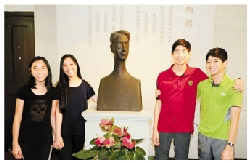 徐行的孙子、孙女。 ■记者 王超英 摄 徐行的孙子、孙女。 ■记者 王超英 摄