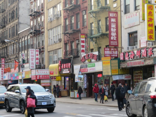租金高、移民出走，造成華埠人潮不如以往。（記者陳小寧／攝影）