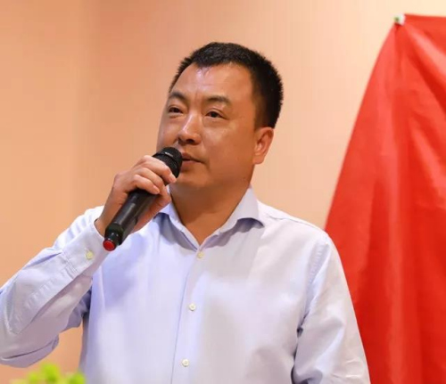 西班牙广东(粤港澳)同乡总会新任会长罗海滨先生(图片来源:欧洲时报记者异人 摄) 西班牙广东(粤港澳)同乡总会新任会长罗海滨先生(图片来源:欧洲时报记者异人 摄)