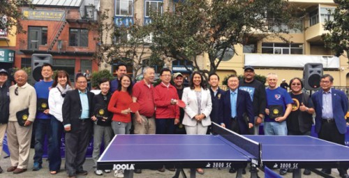  李孟贤生前最爱的华埠乒乓球比赛，今年举办时布里德到场致贺。（市长办公室提供）