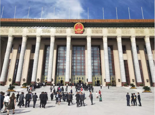 图为参会人员步入会场 <a target='_blank' href='http://www.chinanews.com/'>中新社</a>记者 马秀秀 摄 图为参会人员步入会场 <a target='_blank' href='http://www.chinanews.com/'>中新社</a>记者 马秀秀 摄