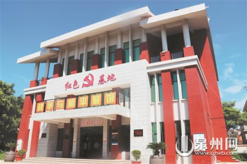 作为红色教育基地的“战争与和平展馆”,图文讲述了许多围头故事。 作为红色教育基地的“战争与和平展馆”,图文讲述了许多围头故事。