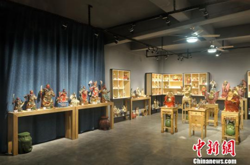 庞文全家族陶艺作品展览室 钟欣 摄 庞文全家族陶艺作品展览室 钟欣 摄