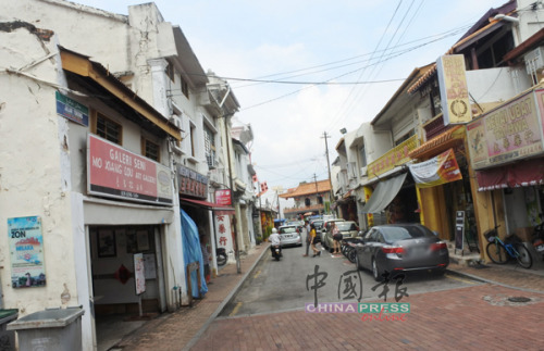 观音亭街及其他老街，会在接下来的一两个月，装置五语路牌。（马来西亚《中国报》）