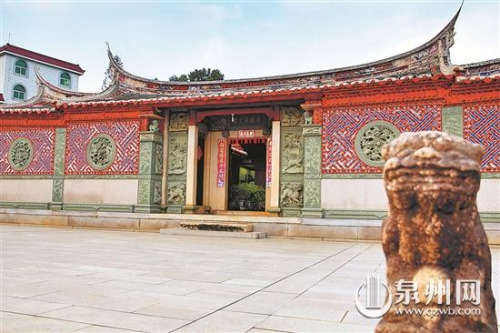 李光前故居纪念馆,展出了李光前波澜壮阔的一生。 (陈晓东 摄) 李光前故居纪念馆,展出了李光前波澜壮阔的一生。 (陈晓东 摄)