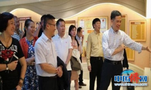香港海南商会高层代表团到海南大学考察访问。 崔永富 摄 香港海南商会高层代表团到海南大学考察访问。 崔永富 摄