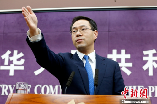 12月20日,中国商务部在北京举行例行新闻发布会,发言人高峰回答记者提问。<a target='_blank' href='http://www.chinanews.com/'>中新社</a>记者 李慧思 摄 12月20日,中国商务部在北京举行例行新闻发布会,发言人高峰回答记者提问。<a target='_blank' href='http://www.chinanews.com/'>中新社</a>记者 李慧思 摄