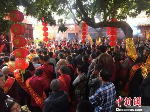 近千名海内外王氏宗亲共聚福建泉州祭祖。刘真真 摄 近千名海内外王氏宗亲共聚福建泉州祭祖。刘真真 摄