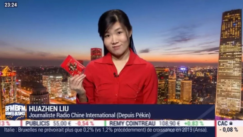 近期，趁着中国新年，节目还给法国人科普了“送红包”的中国传统。（《欧洲时报》英国版微信公众号欧时大参截图）