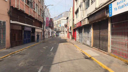 平时非常热闹的paruro街道,现在道路两旁店铺、酒家关门,商家损失惨重。 平时非常热闹的paruro街道,现在道路两旁店铺、酒家关门,商家损失惨重。