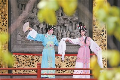 粤剧私伙局在广州粤剧艺术博物馆广福台上表演。广州日报全媒体记者莫伟浓摄 粤剧私伙局在广州粤剧艺术博物馆广福台上表演。广州日报全媒体记者莫伟浓摄