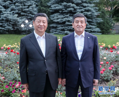6æœˆ12æ—¥ï¼Œç”«æŠµæ¯”ä»€å‡¯å…‹çš„å›½å®¶ä¸»å¸­ä¹ è¿‘å¹³ï¼Œåº”å‰å°”å‰æ–¯æ–¯å¦æ€»ç»Ÿçƒ­æ©åˆ«ç§‘å¤«é‚€è¯·ï¼Œæ¥åˆ°æ€»ç»Ÿå®˜é‚¸ã€‚ä¸¤å›½å…ƒé¦–äº²åˆ‡ä¼šè§ã€‚ æ–°åŽç¤¾è®°è€… å§šå¤§ä¼Ÿ æ‘„ å›¾ç‰‡æ¥æºï¼šæ–°åŽç½‘