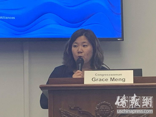 华裔众议员孟昭文出席报告会并致辞,强调亚太裔个性研究报告的必要性。(侨报记者徐一凡摄) 华裔众议员孟昭文出席报告会并致辞,强调亚太裔个性研究报告的必要性。(侨报记者徐一凡摄)