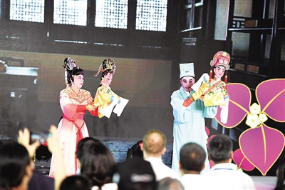 海南公仔戏表演现场 海南公仔戏表演现场