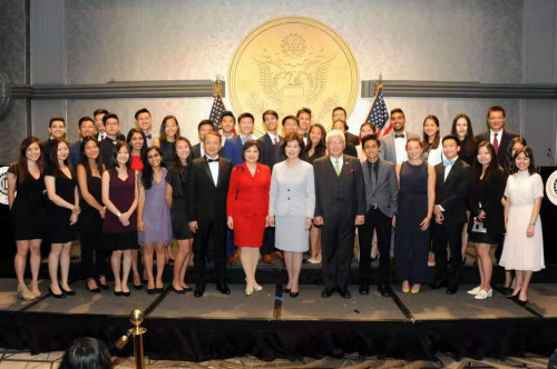 当地时间7月25日晚，赵小兰在美国华盛顿出席第二十届国际领袖基金会周年庆暨2019领袖人物与商业峰会晚宴。(来源：美中报道)