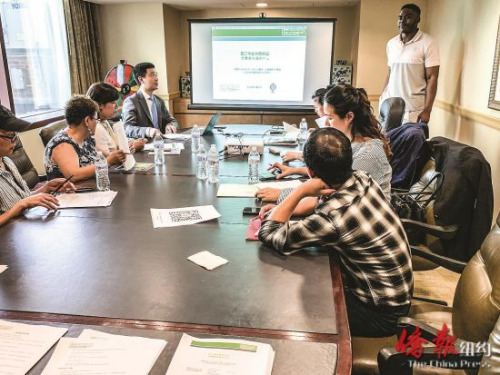 法拉盛商改区携手纽约市小商业局于法拉盛举办商业租约讲座。(纽约《侨报》/张晶 摄) 法拉盛商改区携手纽约市小商业局于法拉盛举办商业租约讲座。(纽约《侨报》/张晶 摄)