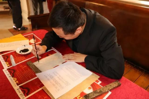 (图片来源:《法国侨报》) (图片来源:《法国侨报》)