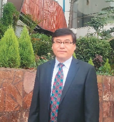 张永蓬在南非金山大学访学。 受访者供图 张永蓬在南非金山大学访学。 受访者供图