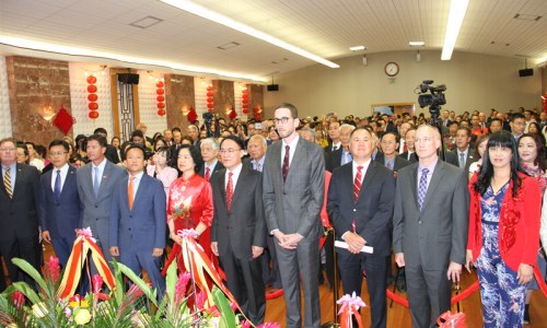 招待会现场奏中美两国国歌 驻旧金山总领馆供图 招待会现场奏中美两国国歌 驻旧金山总领馆供图