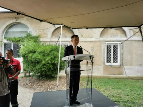 中国驻法大使卢沙野致辞。(《欧洲时报》/靖树 摄)