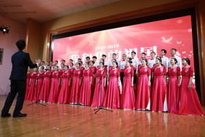文艺表演 图片来源:中国驻俄罗斯大使馆网站 文艺表演 图片来源:中国驻俄罗斯大使馆网站